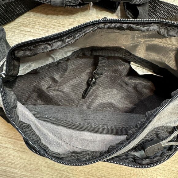 Outdoor Products Fanny Pack Waist Bag Hiking Zipper Pocket Adjustable Black Gray - Picture 3 of 4